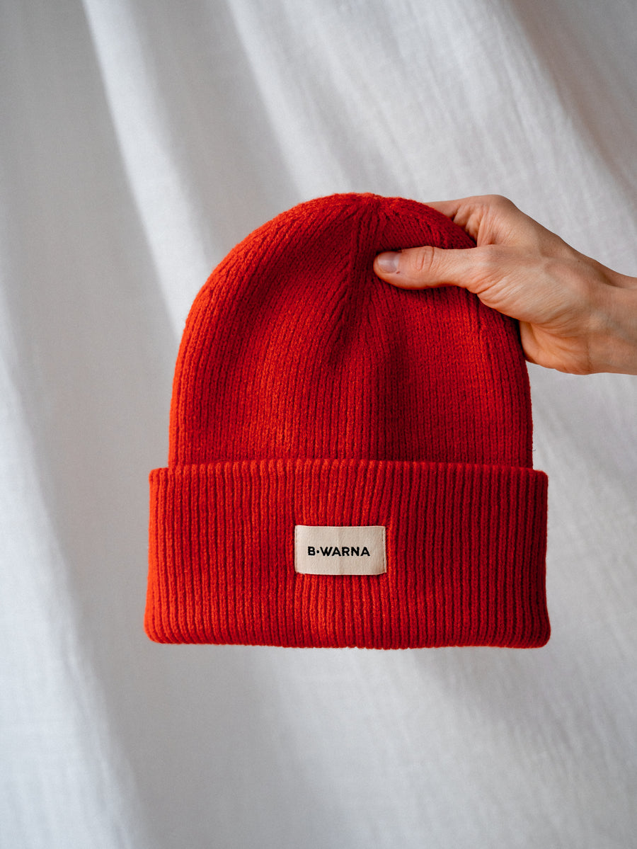 WARNA Classic Beanie in Orange – klassische Strickmütze mit Umschlag und B·WARNA Label